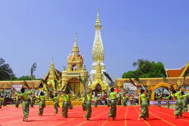 ประเพณีรำบูชาพระธาตุพนม
