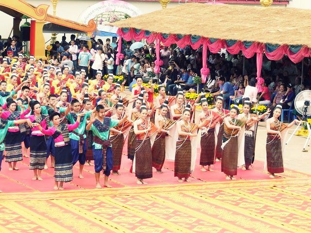 ประเพณีรำบูชาพระธาตุพนม