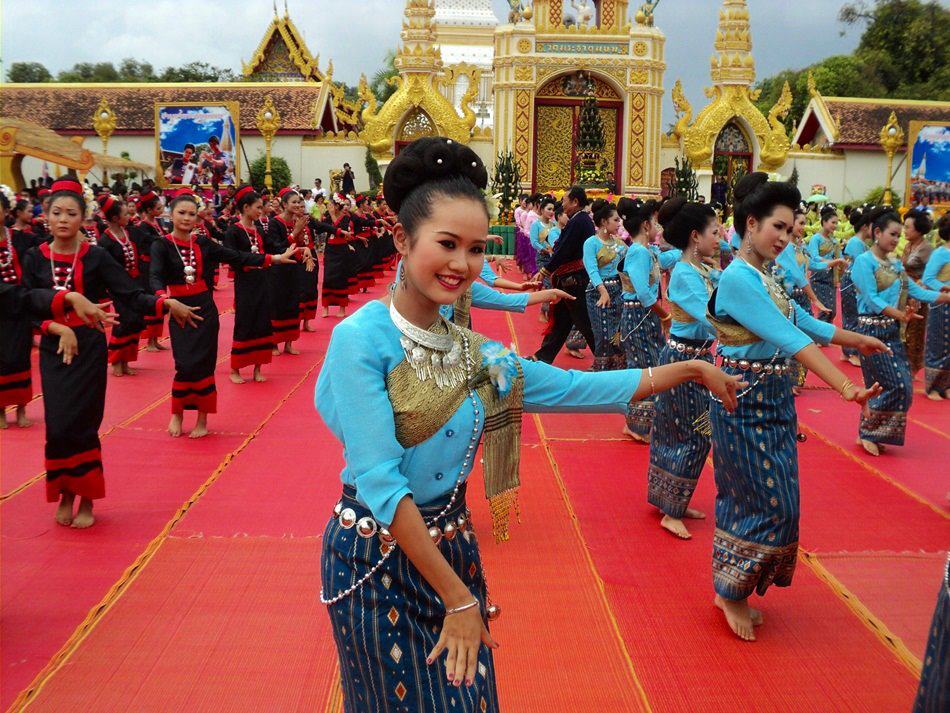 ประเพณีรำบูชาพระธาตุพนม