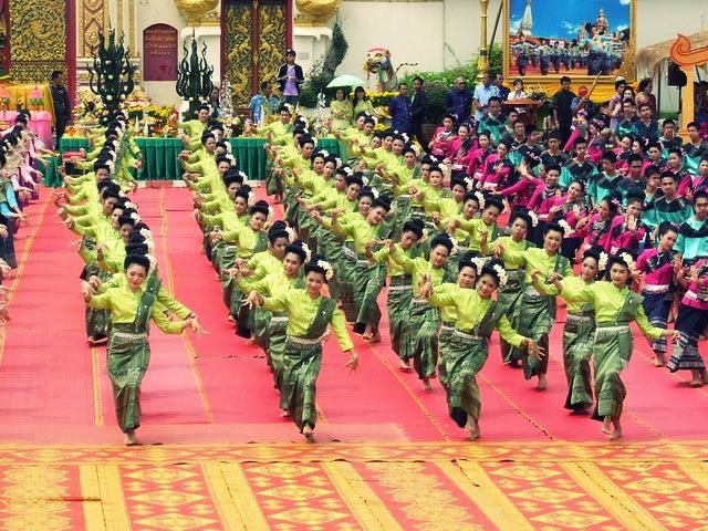 ประเพณีรำบูชาพระธาตุพนม