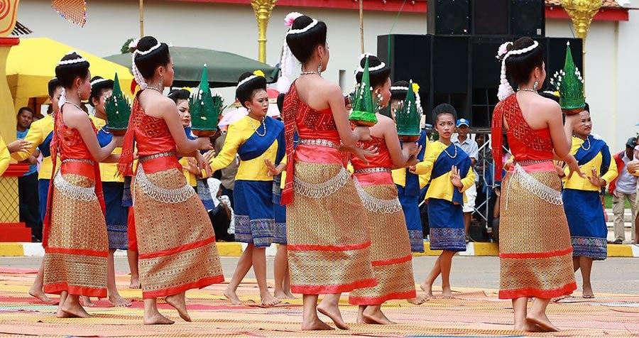 ประเพณีรำบูชาพระธาตุพนม
