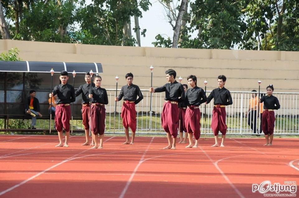 การแข่งขันกีฬา 4 สถาบันที่ ม.ร.ส. มาฝากกันครับ