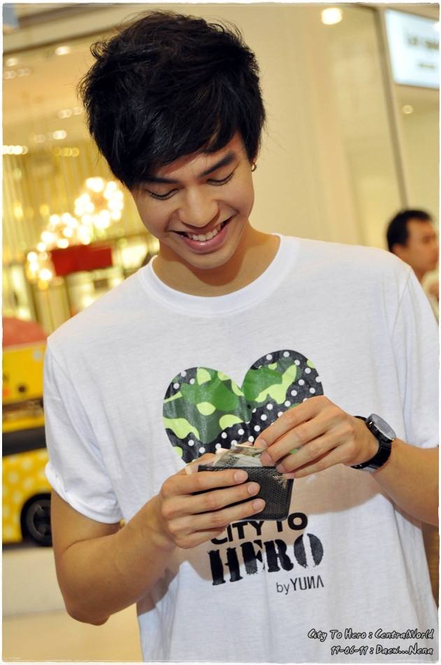 แม็ค วีรดนย์ หวังเจริญพร
