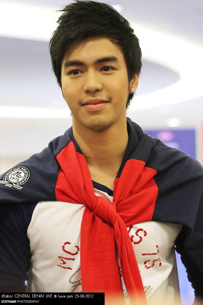 แม็ค วีรดนย์ หวังเจริญพร