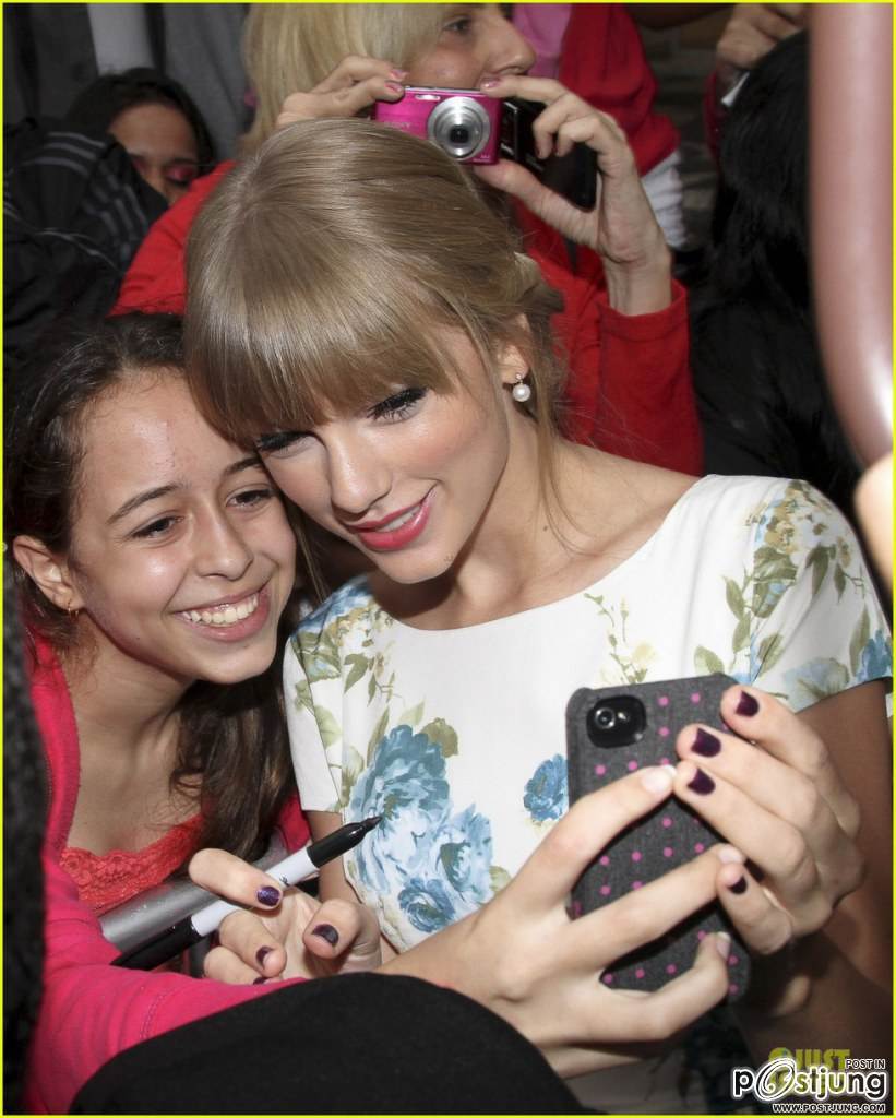 Taylor Swift Makes Billboard History Again!