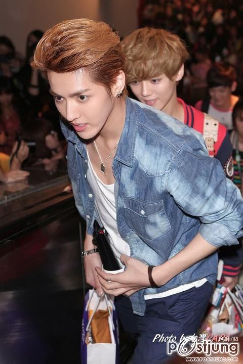 kris EXO M's Kris Heading Back To Korea