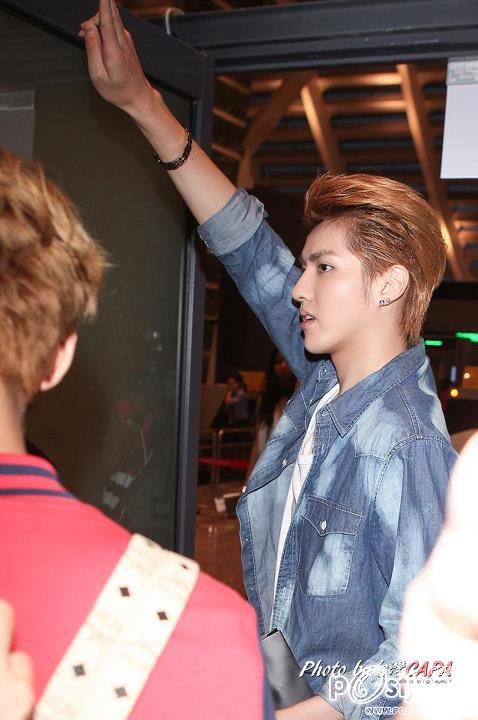 kris EXO M's Kris Heading Back To Korea