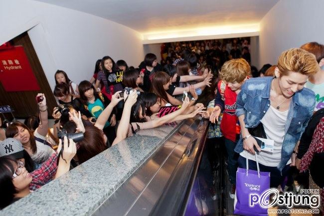 kris EXO M's Kris Heading Back To Korea