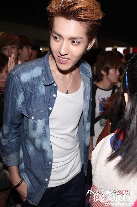kris EXO M's Kris Heading Back To Korea