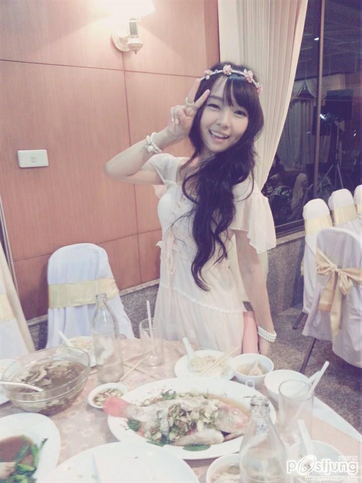 เอมมี่ สุนันทา เดวา ดังมากใน FB ตอนนี้มีคนติดตามถึง471,018