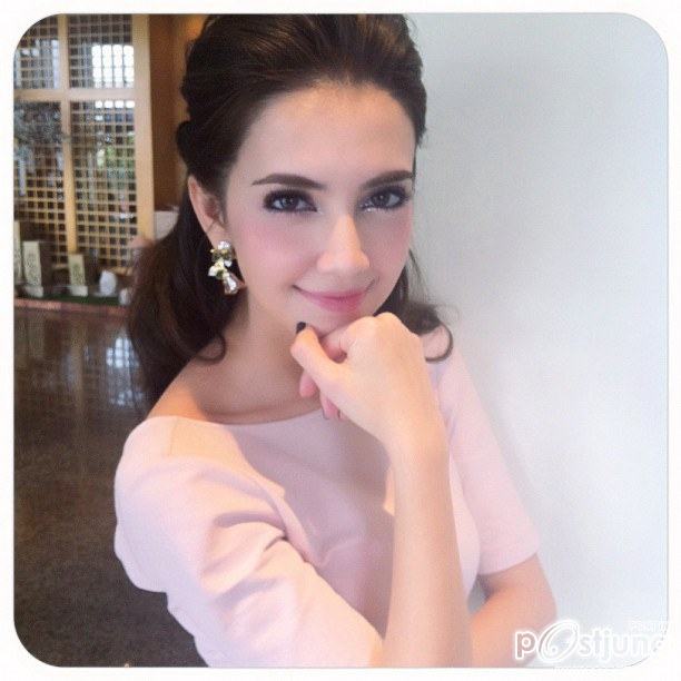 ซาร่า เล็ก นางเอกหน้าสวย