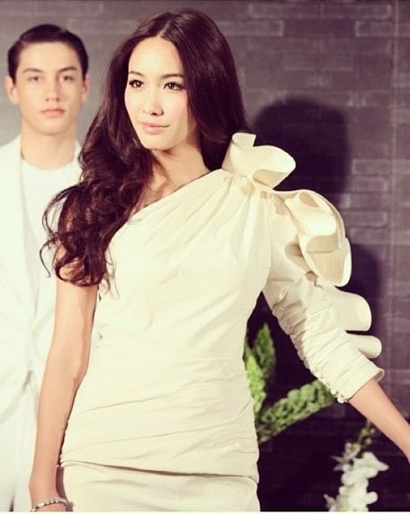 มิน พีชญา วัฒนามนตรี