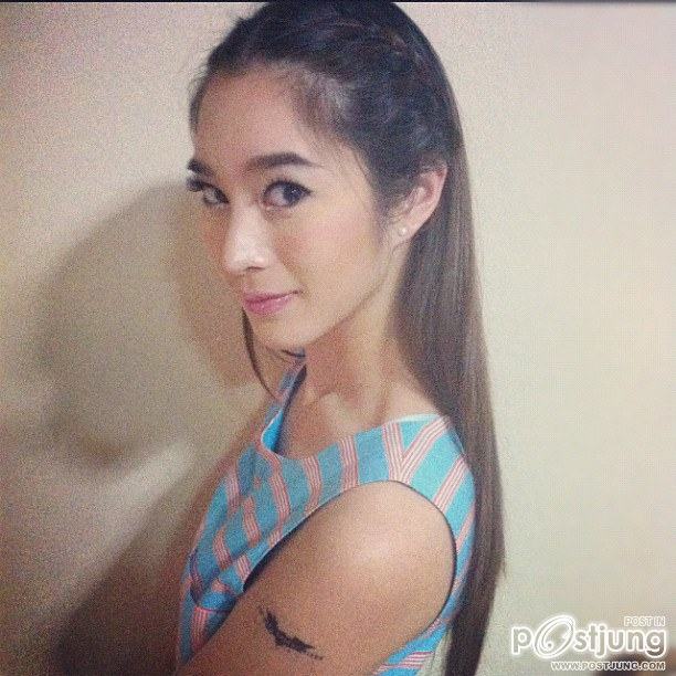 ฉัตร นางเอกหน้าหวาน กับนุช นีรนาท นางแบบสาวมั่น คุณชอบแบบไหน