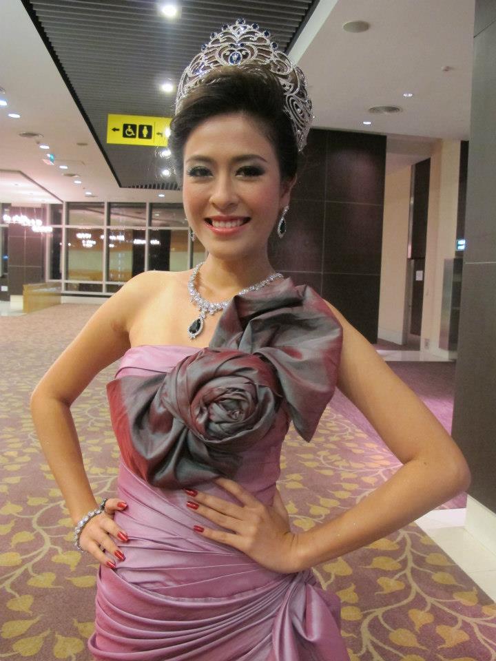 งานมัดหมี่ไหมไทย..สายใยชนบท