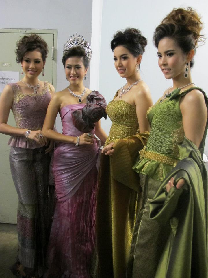 งานมัดหมี่ไหมไทย..สายใยชนบท