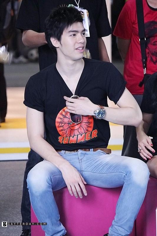 แม็ค วีรดนย์ หวังเจริญพร