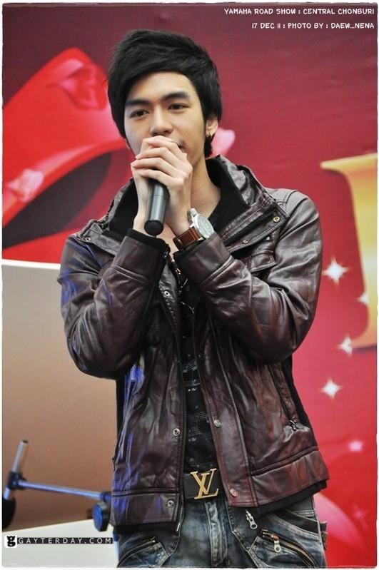 แม็ค วีรดนย์ หวังเจริญพร