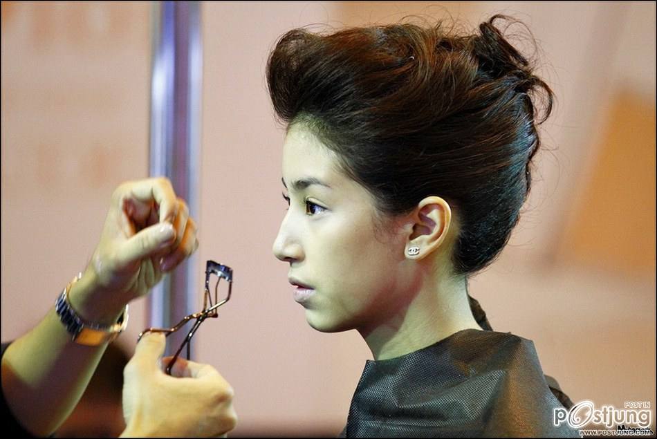 มิ้นท์ ชาลิดา @ เป็นแบบให้แต่งหน้า Dior, Central Bangna