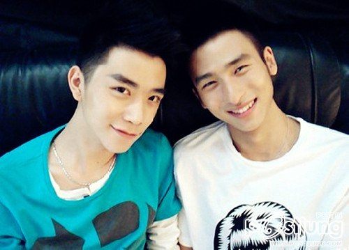 กอดรัก
