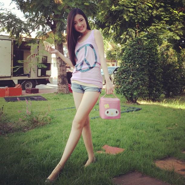 แพมแพม ดาราธิป ขาเธอสวยมาก สวยทั้งขา หุ่นและหน้าตา