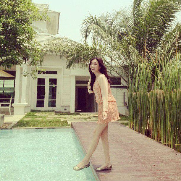 แพมแพม ดาราธิป ขาเธอสวยมาก สวยทั้งขา หุ่นและหน้าตา