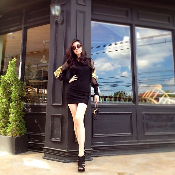 แพมแพม ดาราธิป ขาเธอสวยมาก สวยทั้งขา หุ่นและหน้าตา