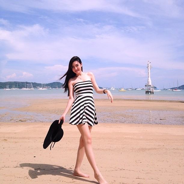 แพมแพม ดาราธิป ขาเธอสวยมาก สวยทั้งขา หุ่นและหน้าตา