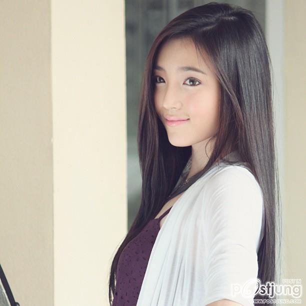 แพมแพม ดาราธิป ขาเธอสวยมาก สวยทั้งขา หุ่นและหน้าตา