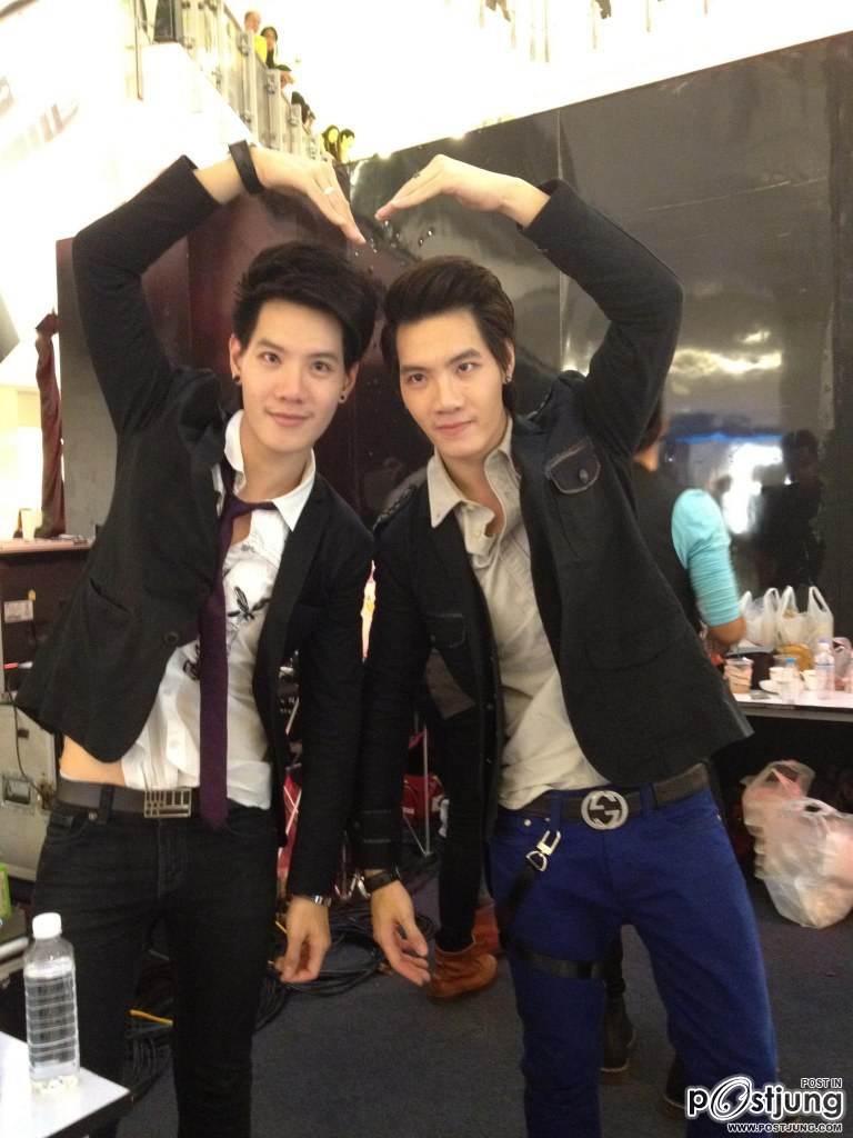 สองพี่น้องฝาแฝด เบสท์ & แบงค์