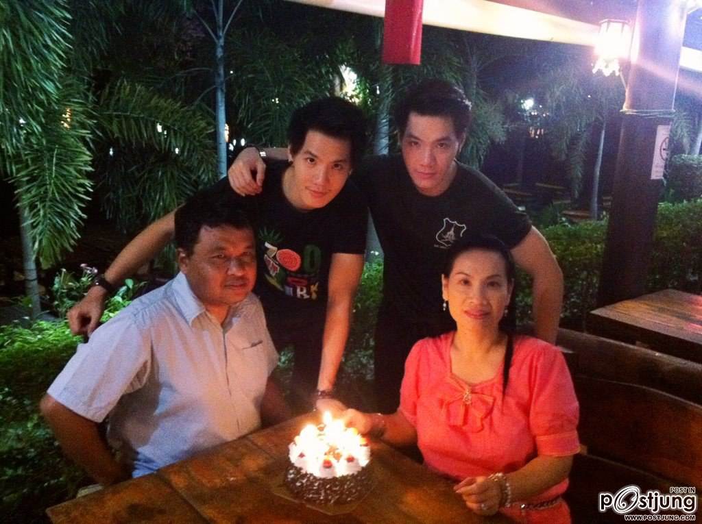สองพี่น้องฝาแฝด เบสท์ & แบงค์