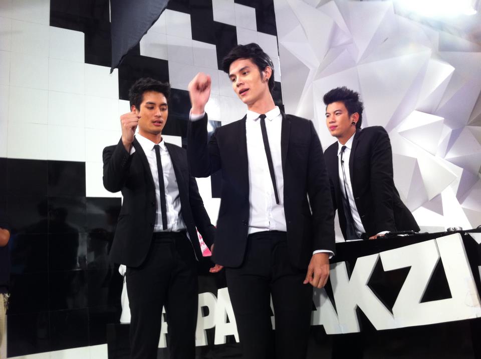 ประมวลภาพหนุ่มหล่อ
