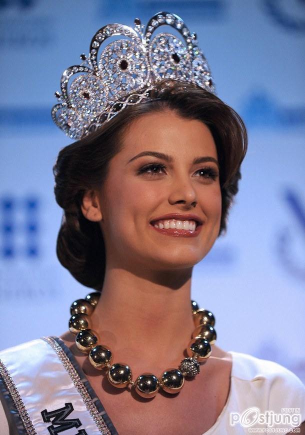สเตฟาเนีย เฟอร์นันเดซ Miss Venezuela ผู้มีใบหน้าคลาสสิค