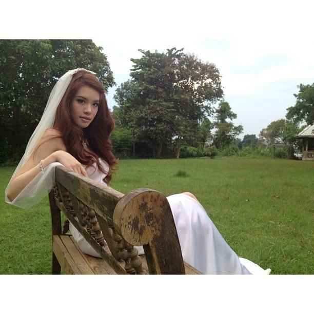 เกรซ ขาว สูง สวย