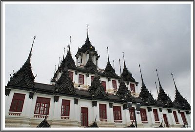 โลหะพัตรา.....ชุดไทยสง่างามที่ทรงคุณค่าปี 2012 จากมหาวิทยาลัยศิลปากร
