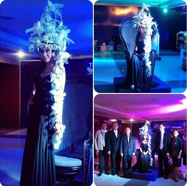 ยุ้ย จีรนันท์งานBig+bih october2012 หลายคนติดใจขอถ่ายรูปตลอดๆ