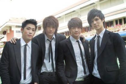 ‘แบงค์ ซีควินท์‘ ซวย! แท็กซี่พุ่งชนโชคดีไม่เจ็บ
