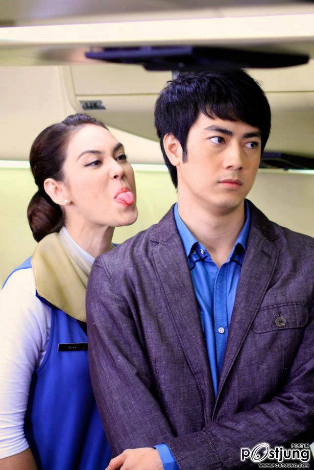 แมท ภีรนีย์ ฉากแรกที่แต่งเครื่องแบบแอร์โฮสเตสในแผนร้ายพ่ายรัก