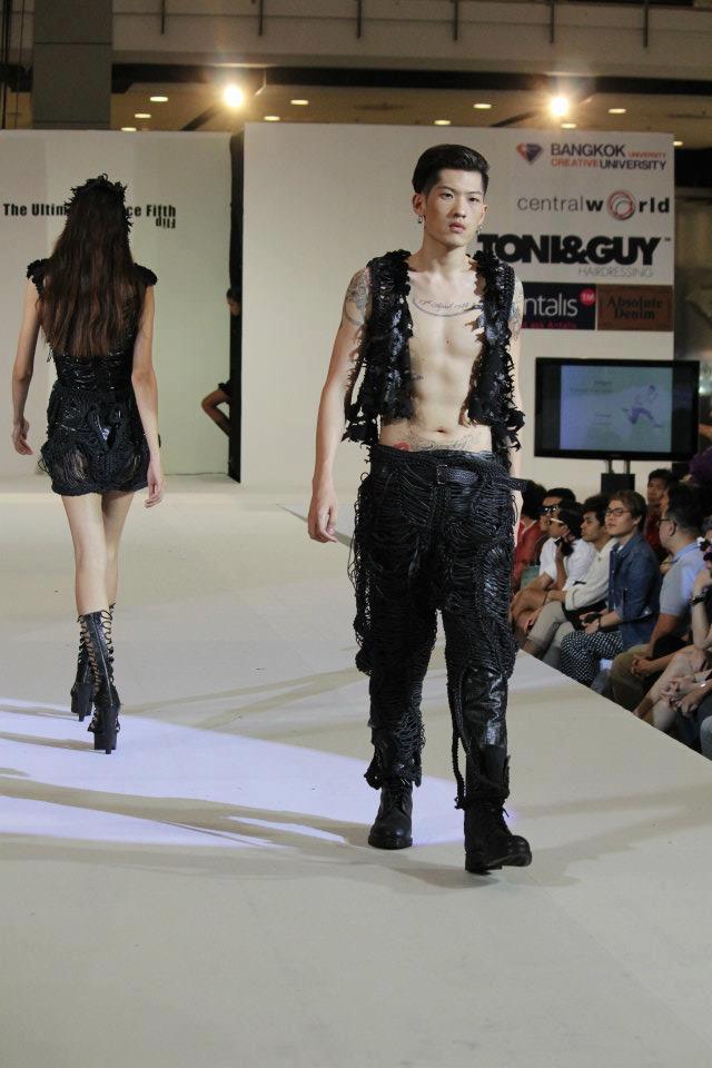 แฟชั่นโชว์ ของนศ.คณะศิลปกรรมศาสตร์