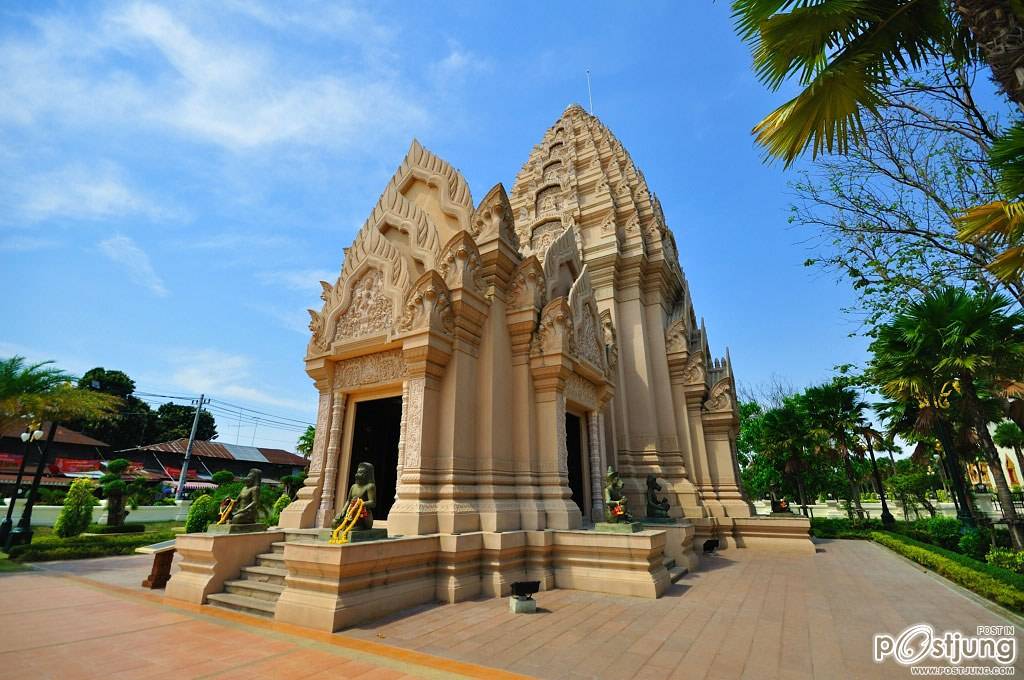 พาไปชมโบสถ์ที่ใหญ่ที่สุดในอีสาน