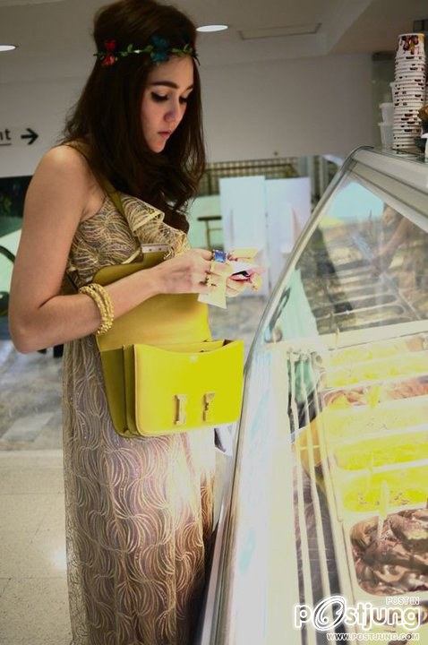 ChomIsMaterialGirl