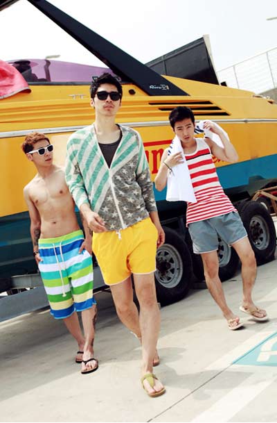 แฟชั่น รองเท้าแตะเท่ๆ สำหรับ หนุ่มๆ