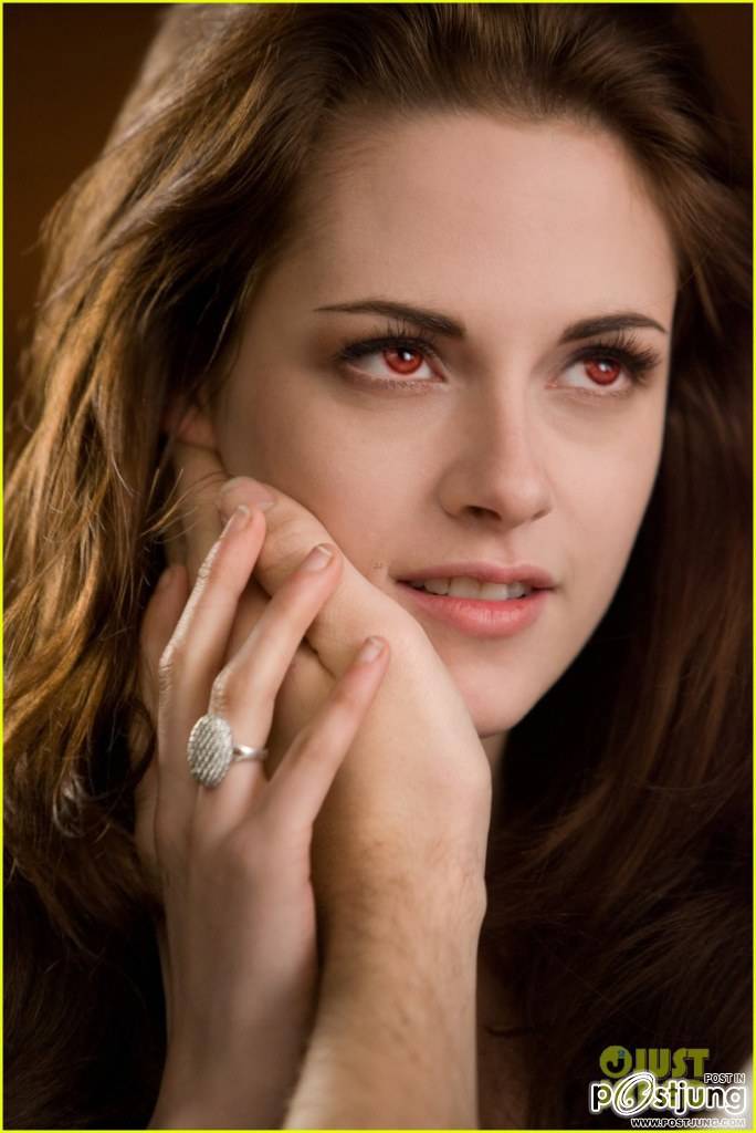 Kristen Stewart & Robert Pattinson: 'Twilight Saga: Breaking Dawn - Part 2' Final Poster Revealed!