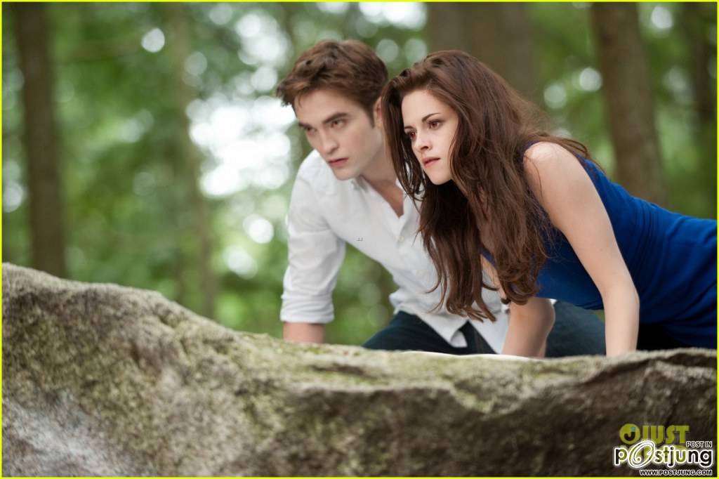Kristen Stewart & Robert Pattinson: 'Twilight Saga: Breaking Dawn - Part 2' Final Poster Revealed!