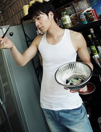 แฟชั่น เสื้อกล้าม คลายร้อน ของหนุ่มๆ