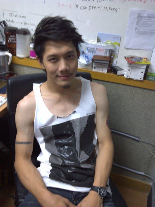 แฟชั่น เสื้อกล้าม คลายร้อน ของหนุ่มๆ