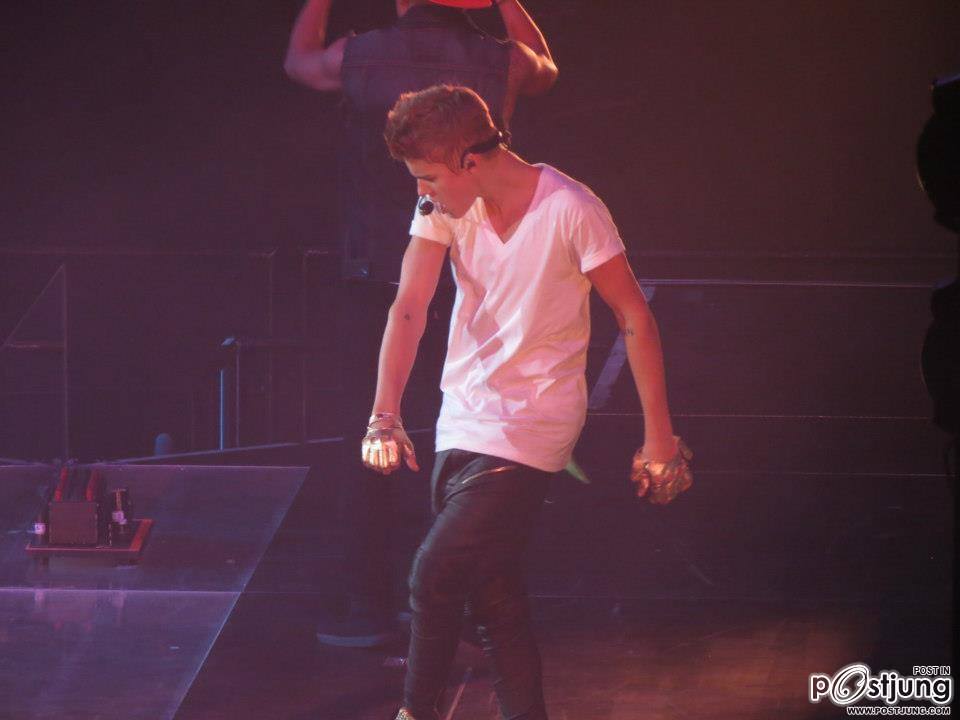 Justin Bieber Concert at Oakland&rsquo;s Oracle Arena, CA Justin Bieber กับ Beli