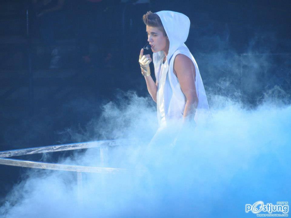 Justin Bieber Concert at Oakland&rsquo;s Oracle Arena, CA Justin Bieber กับ Beli