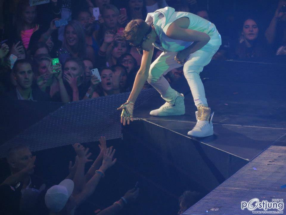 Justin Bieber Concert at Oakland&rsquo;s Oracle Arena, CA Justin Bieber กับ Beli