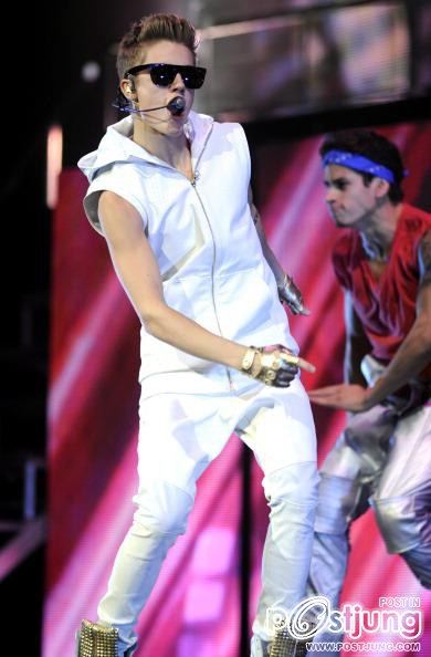 Justin Bieber Concert at Oakland&rsquo;s Oracle Arena, CA Justin Bieber กับ Beli