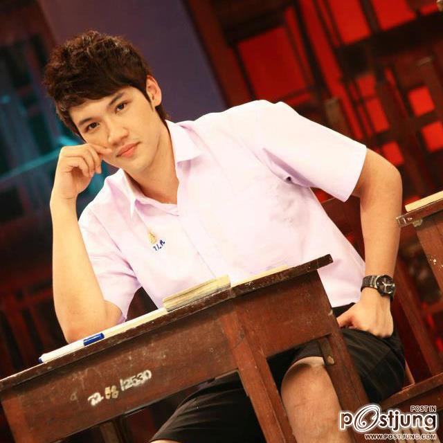 แกงส้ม ชุดนักเรียน
